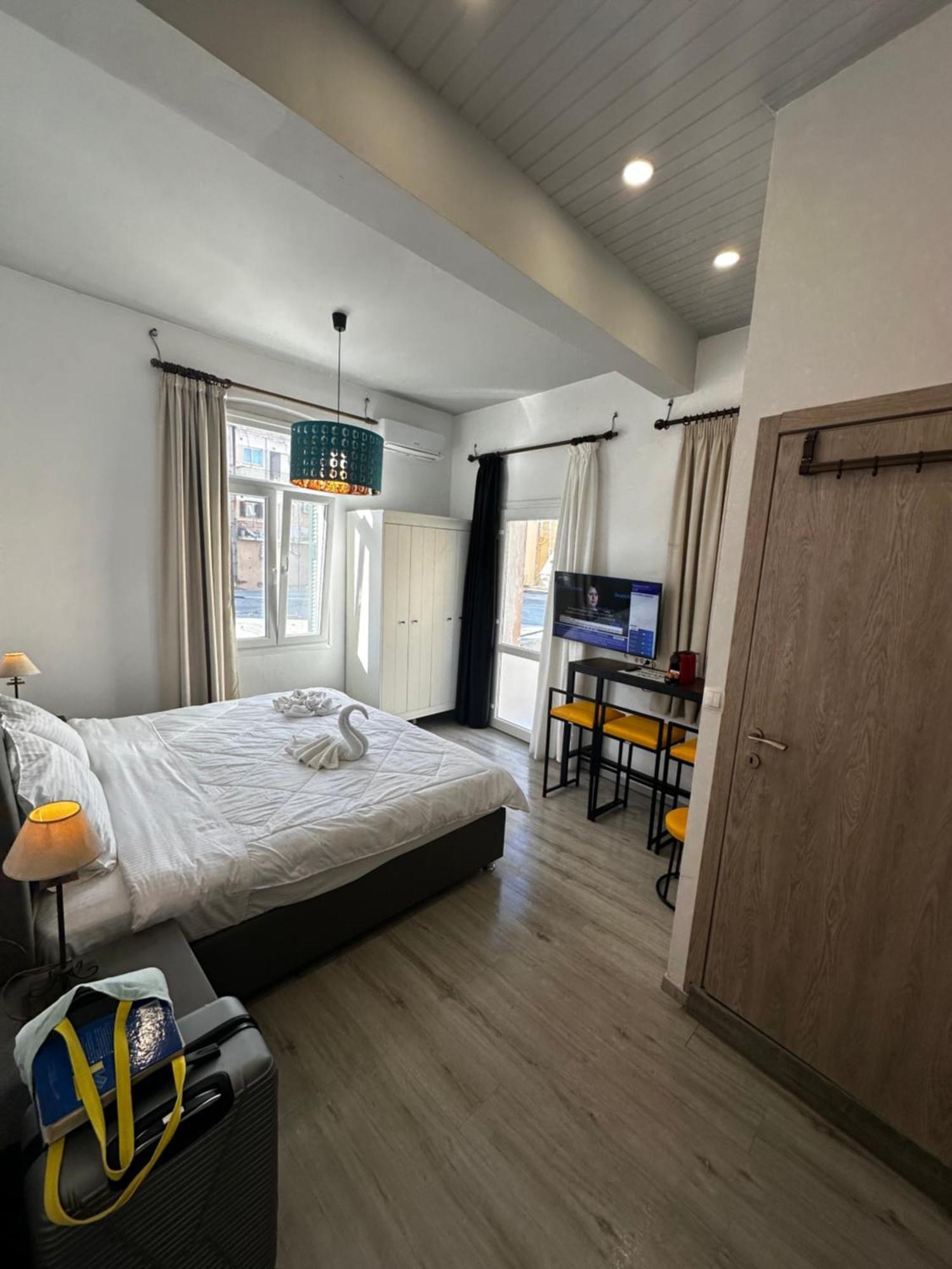 Travelers Luxury Suites, Studios & Apartments Corfu  외부 사진