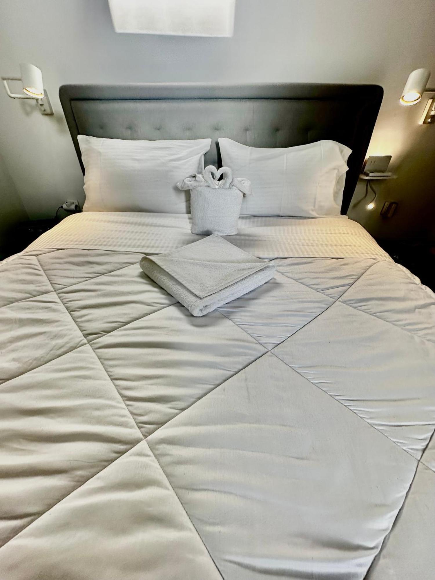 Travelers Luxury Suites, Studios & Apartments Corfu  외부 사진