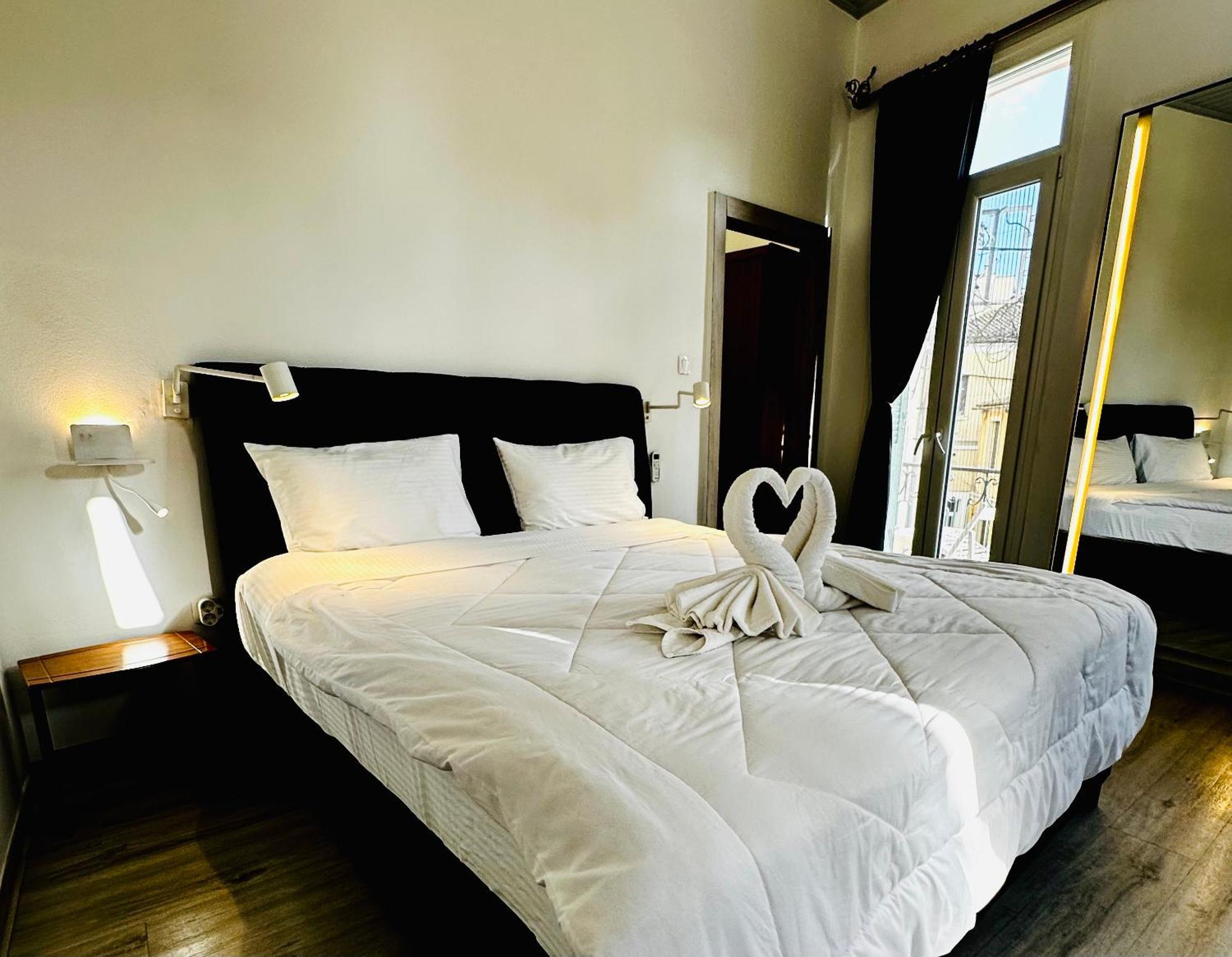 Travelers Luxury Suites, Studios & Apartments Corfu  외부 사진
