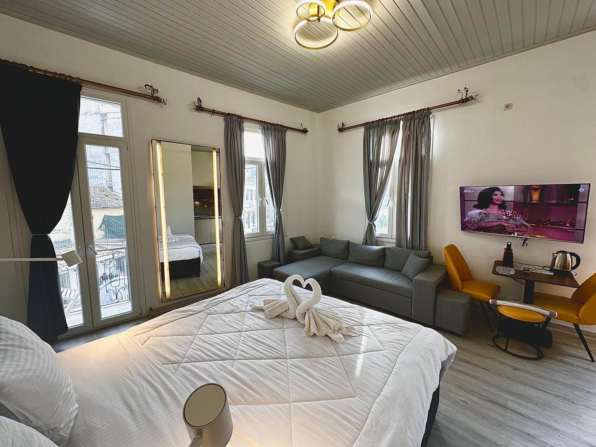 Travelers Luxury Suites, Studios & Apartments Corfu  외부 사진