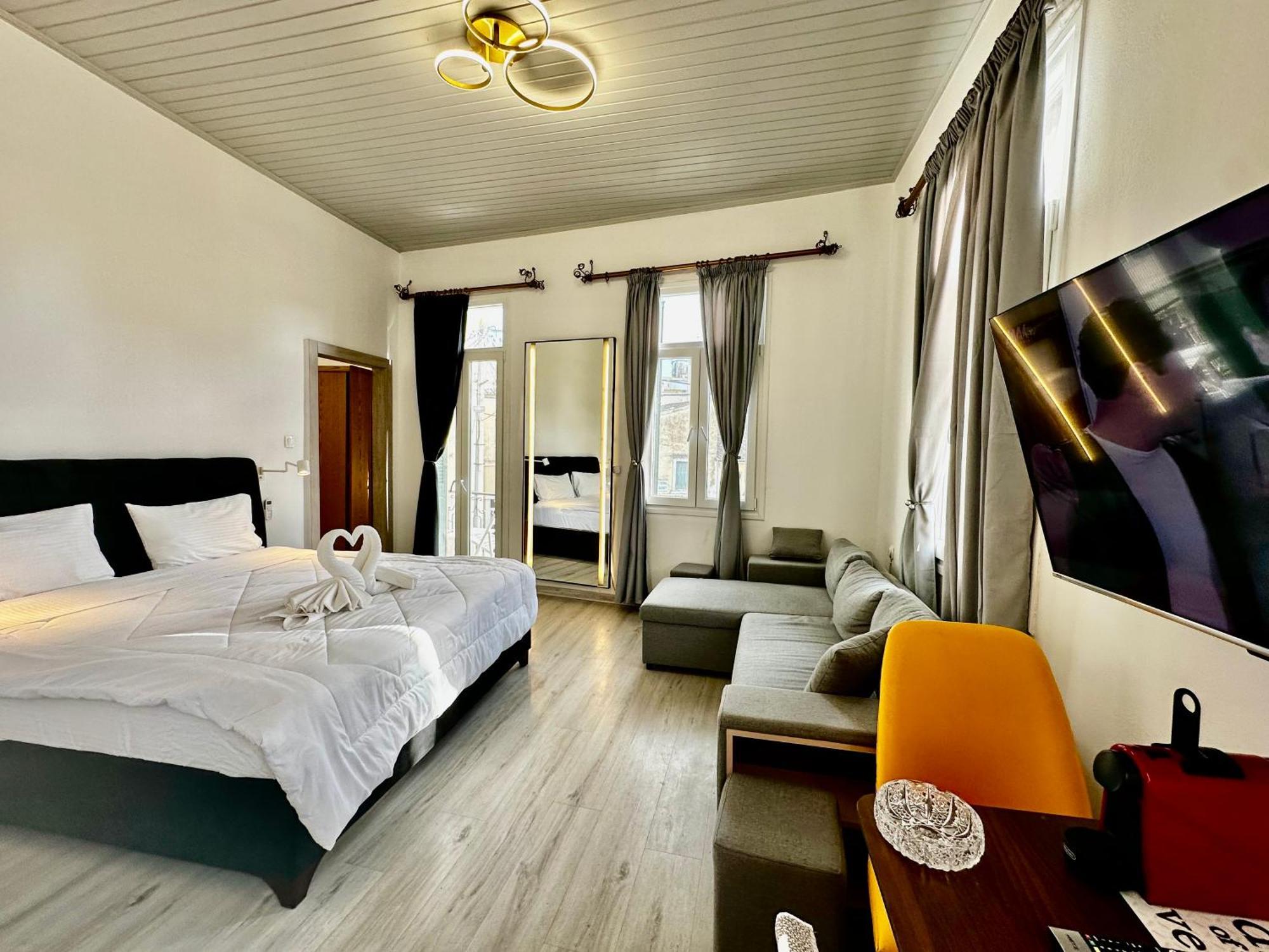 Travelers Luxury Suites, Studios & Apartments Corfu  외부 사진