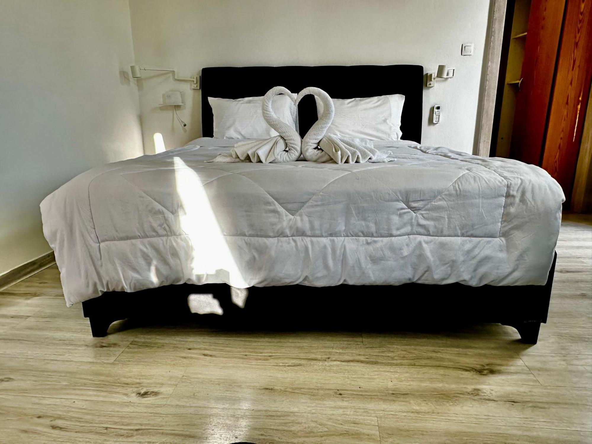 Travelers Luxury Suites, Studios & Apartments Corfu  외부 사진