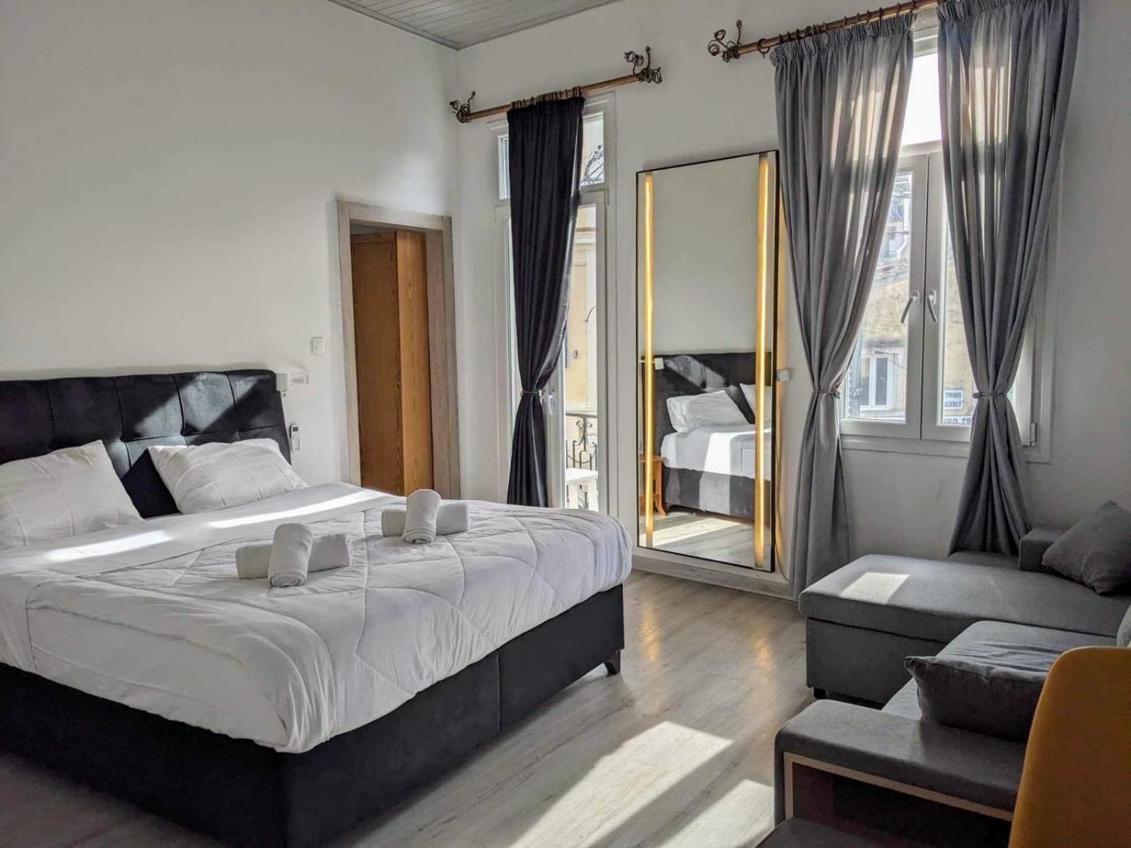 Travelers Luxury Suites, Studios & Apartments Corfu  외부 사진